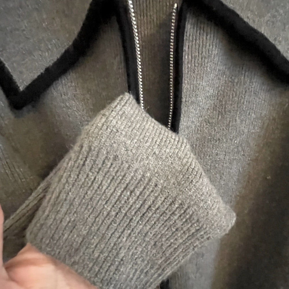 Gray Knit Zip-Up Cardigan with Oversized Collar | Cropped Fit | Classic Size M - Picture 5 of 8